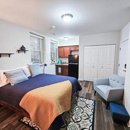 Cute + Cozy Studio At The Inman - 207 Champaign Bagian luar foto