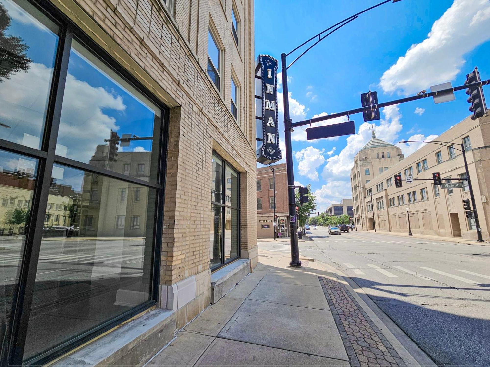 Cute + Cozy Studio At The Inman - 207 Champaign Bagian luar foto